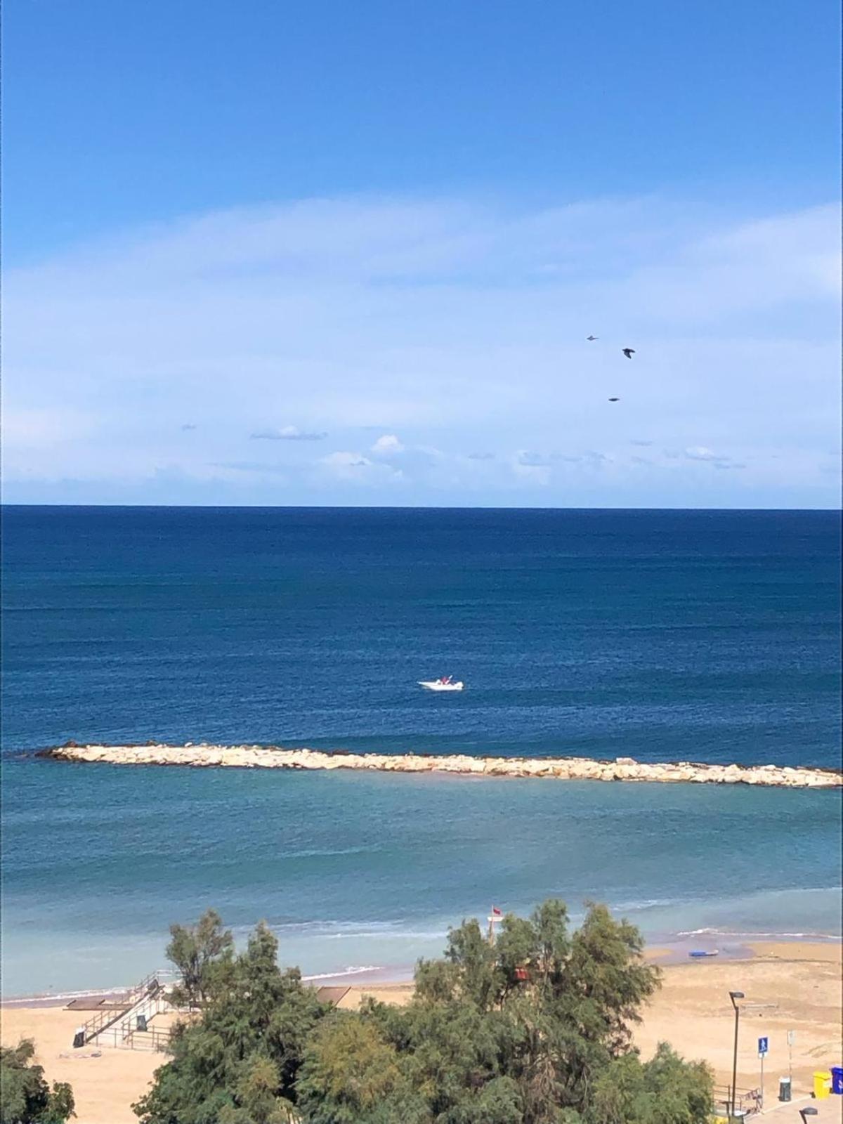 Front Beach Apartment - 3 Bedrooms Bari Luaran gambar
