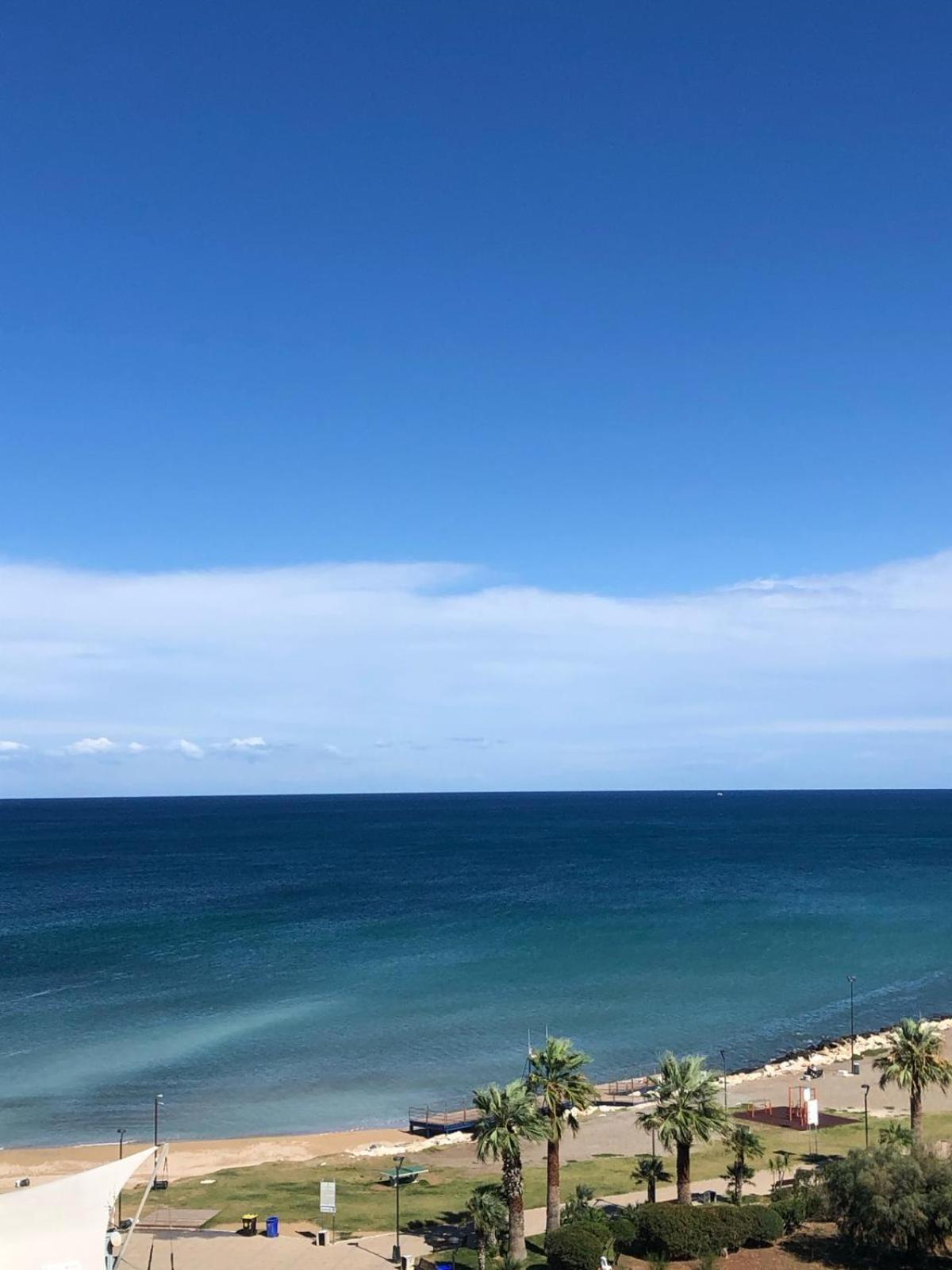 Front Beach Apartment - 3 Bedrooms Bari Luaran gambar