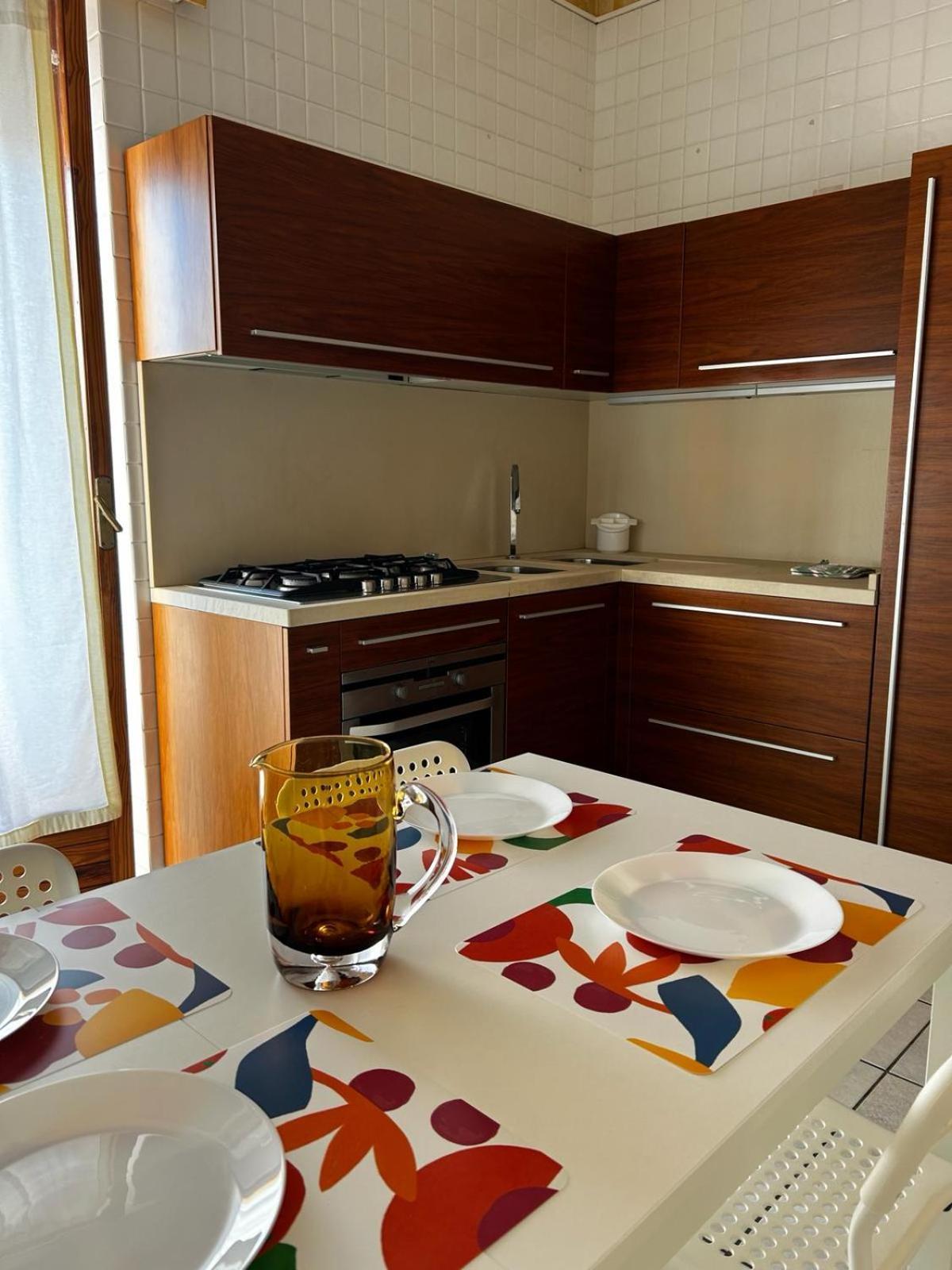 Front Beach Apartment - 3 Bedrooms Bari Luaran gambar