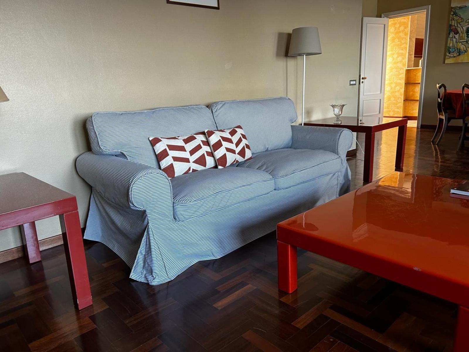 Front Beach Apartment - 3 Bedrooms Bari Luaran gambar